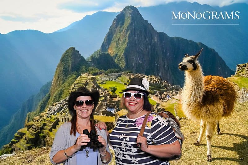 Globus green screen photo booth at Travel Leaders Show. Fort Lauderdale green screen photo booth