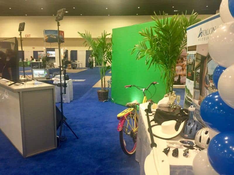 A Miami green screen photo booth for Globus at a local cruise show